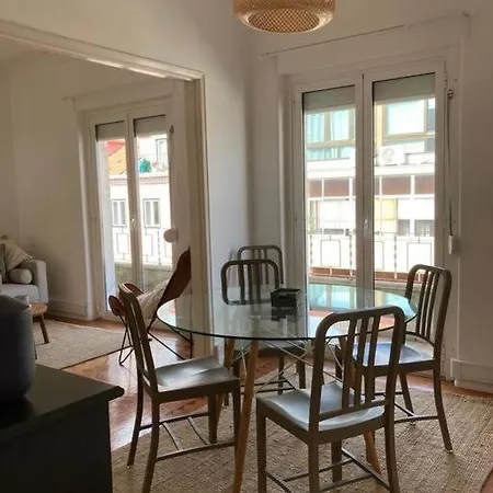 Bem Localizado Familias & Amigos דירה ליסבון